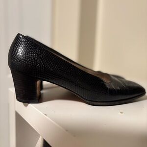 Vintage Ferragamo Navy Leather Pumps